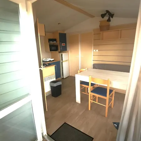 Confort 2ch 5pers 400dj 캠프장 La Boissiere-de-Montaigu